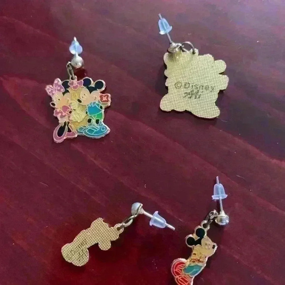 2 sets of vintage Disney earrings. Back  to school - Picture 4 of 4
